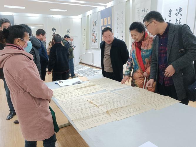 銅川市文化藝術(shù)沙龍與王益區(qū)美術(shù)家協(xié)會聯(lián)合舉辦月度書畫交流活動